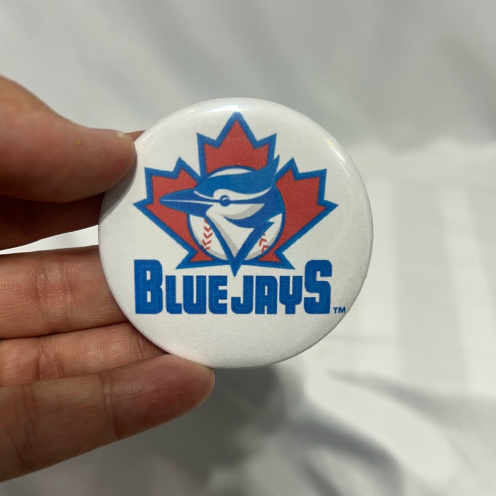 Blue Jays vintage button. Mint condition. - Picture 3 of 9